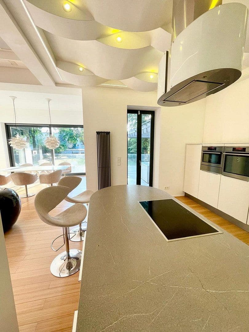 Predaj domu 395 m², pozemek 1.737 m², Berlin, Berlín Predaj domu 395 m², pozemek 1.737 m², Berlin, Berlín