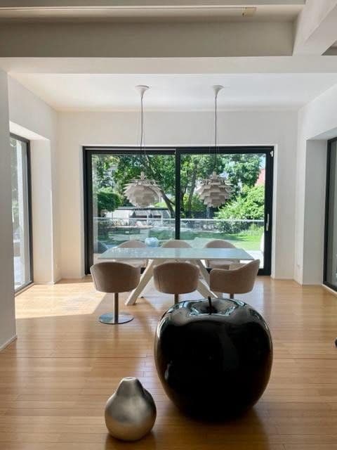 Predaj domu 395 m², pozemek 1.737 m², Berlin, Berlín Predaj domu 395 m², pozemek 1.737 m², Berlin, Berlín