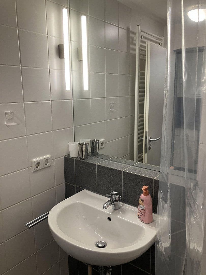 Prenájom bytu 3-izbový 48 m², Steckfeldstr. 3, Stuttgart, Bádensko-Wurttembersko Prenájom bytu 3-izbový 48 m², Steckfeldstr. 3, Stuttgart, Bádensko-Wurttembersko