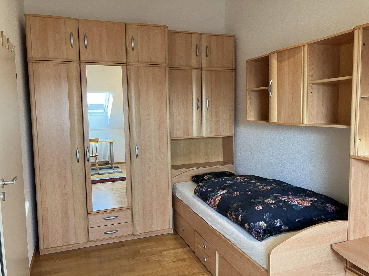 Prenájom bytu 3-izbový 48 m², Steckfeldstr. 3, Stuttgart, Bádensko-Wurttembersko Prenájom bytu 3-izbový 48 m², Steckfeldstr. 3, Stuttgart, Bádensko-Wurttembersko