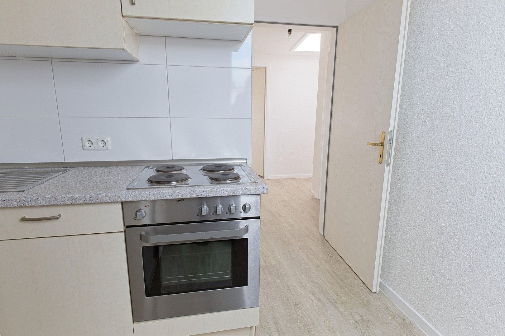 Prenájom bytu 3-izbový 70 m², Kiel, Šlezvicko-Holštajnsko Prenájom bytu 3-izbový 70 m², Kiel, Šlezvicko-Holštajnsko