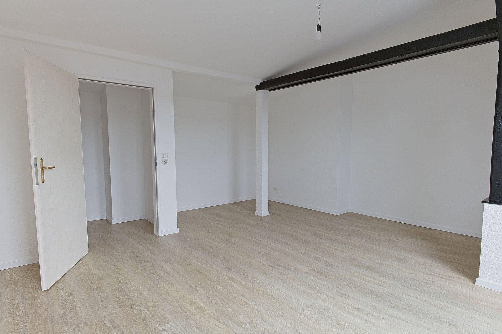 Prenájom bytu 3-izbový 70 m², Kiel, Šlezvicko-Holštajnsko Prenájom bytu 3-izbový 70 m², Kiel, Šlezvicko-Holštajnsko