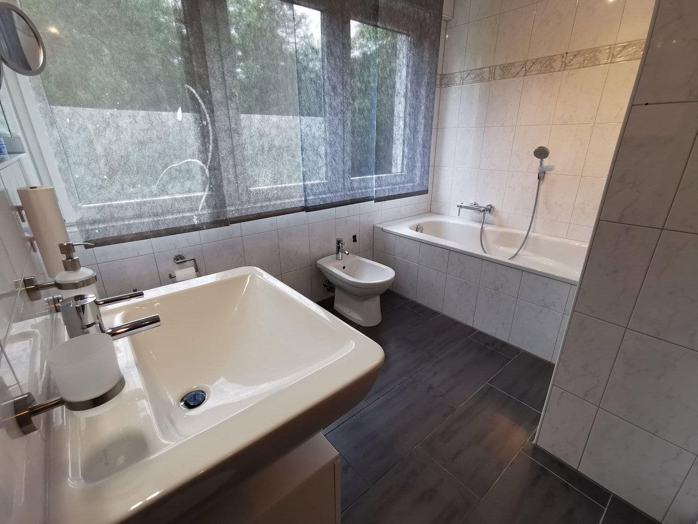 Prenájom bytu 3-izbový 106 m², Wiedenhof 1, Haan, Severné Porýnie - Westfálsko Prenájom bytu 3-izbový 106 m², Wiedenhof 1, Haan, Severné Porýnie - Westfálsko