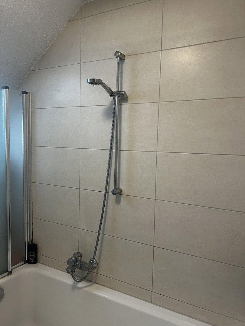 Prenájom bytu 3-izbový 87 m², Artilleriestraße 19, Köln, Severné Porýnie - Westfálsko Prenájom bytu 3-izbový 87 m², Artilleriestraße 19, Köln, Severné Porýnie - Westfálsko