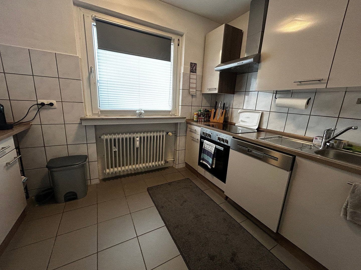 Prenájom bytu 3-izbový 87 m², Artilleriestraße 19, Köln, Severné Porýnie - Westfálsko Prenájom bytu 3-izbový 87 m², Artilleriestraße 19, Köln, Severné Porýnie - Westfálsko