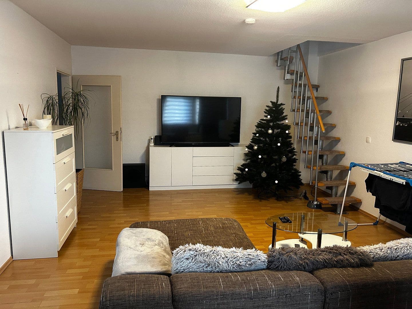 Prenájom bytu 3-izbový 87 m², Artilleriestraße 19, Köln, Severné Porýnie - Westfálsko Prenájom bytu 3-izbový 87 m², Artilleriestraße 19, Köln, Severné Porýnie - Westfálsko