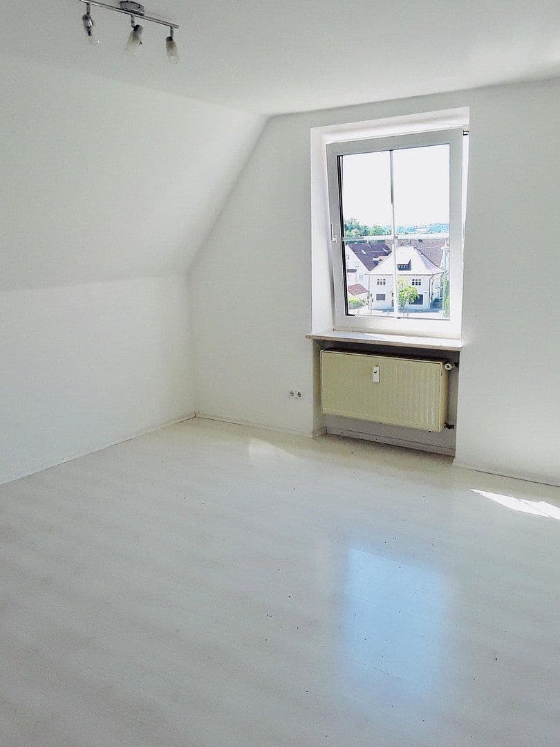 Prenájom bytu 3-izbový 90 m², Bobingen, Bavorsko Prenájom bytu 3-izbový 90 m², Bobingen, Bavorsko