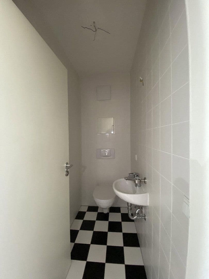 Prenájom bytu 5-izbový 112 m², Oberursel (Taunus), Hesensko Prenájom bytu 5-izbový 112 m², Oberursel (Taunus), Hesensko