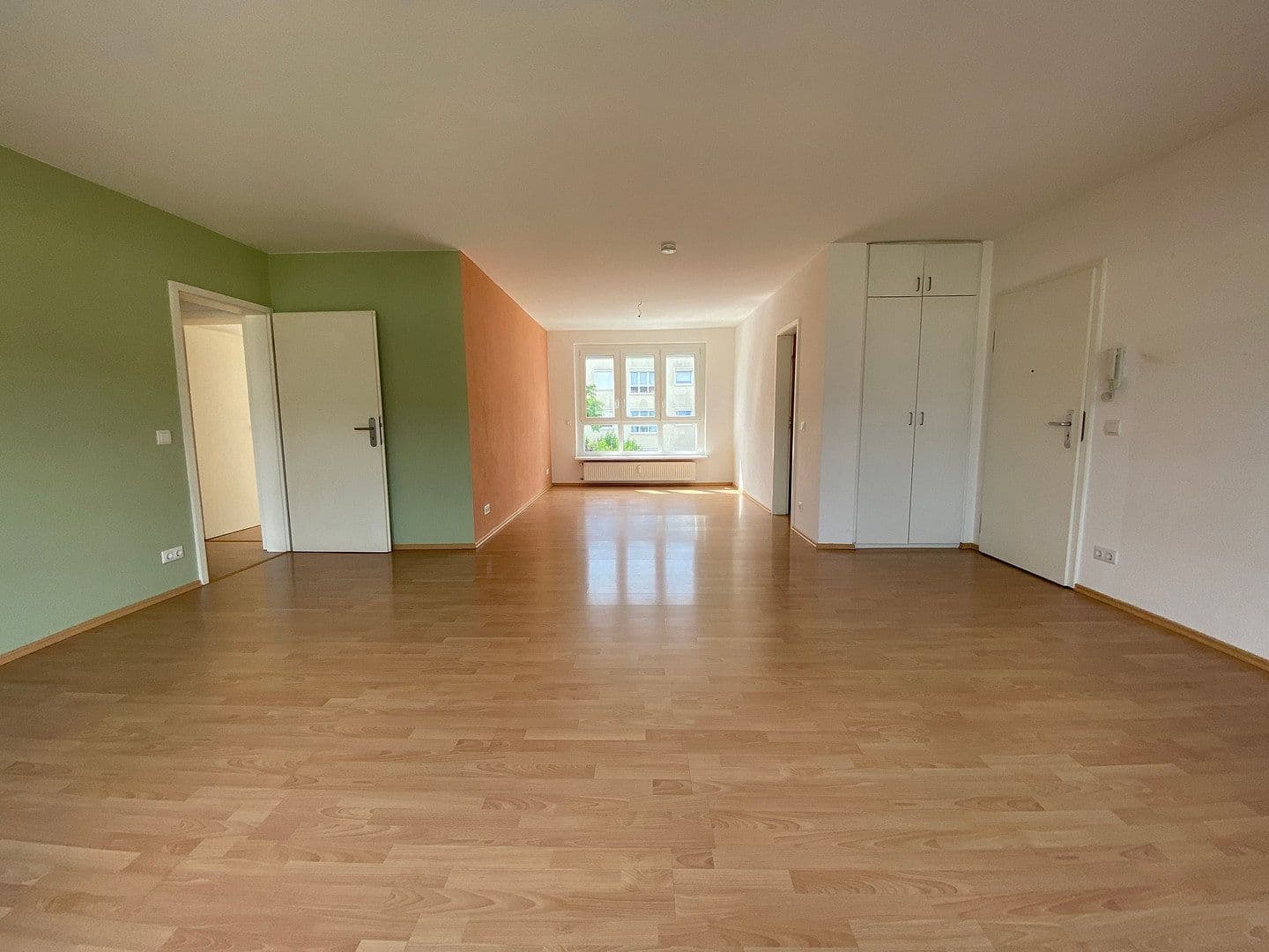 Prenájom bytu 5-izbový 112 m², Oberursel (Taunus), Hesensko Prenájom bytu 5-izbový 112 m², Oberursel (Taunus), Hesensko
