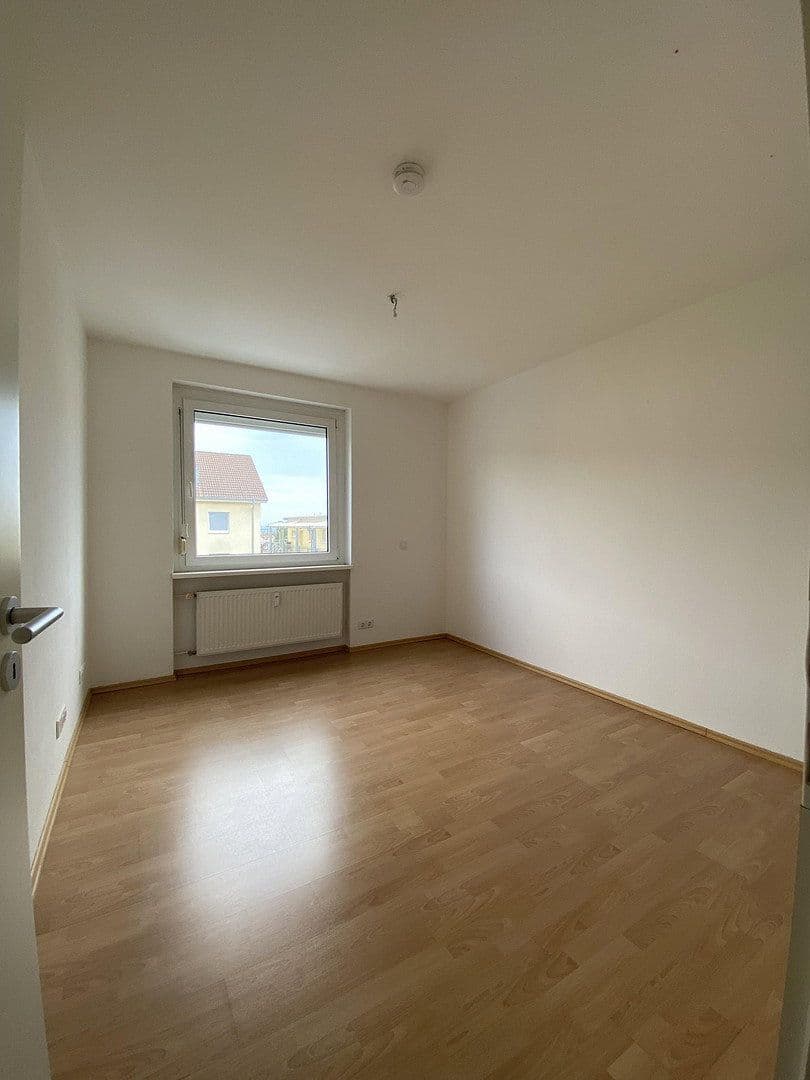 Prenájom bytu 5-izbový 112 m², Oberursel (Taunus), Hesensko Prenájom bytu 5-izbový 112 m², Oberursel (Taunus), Hesensko