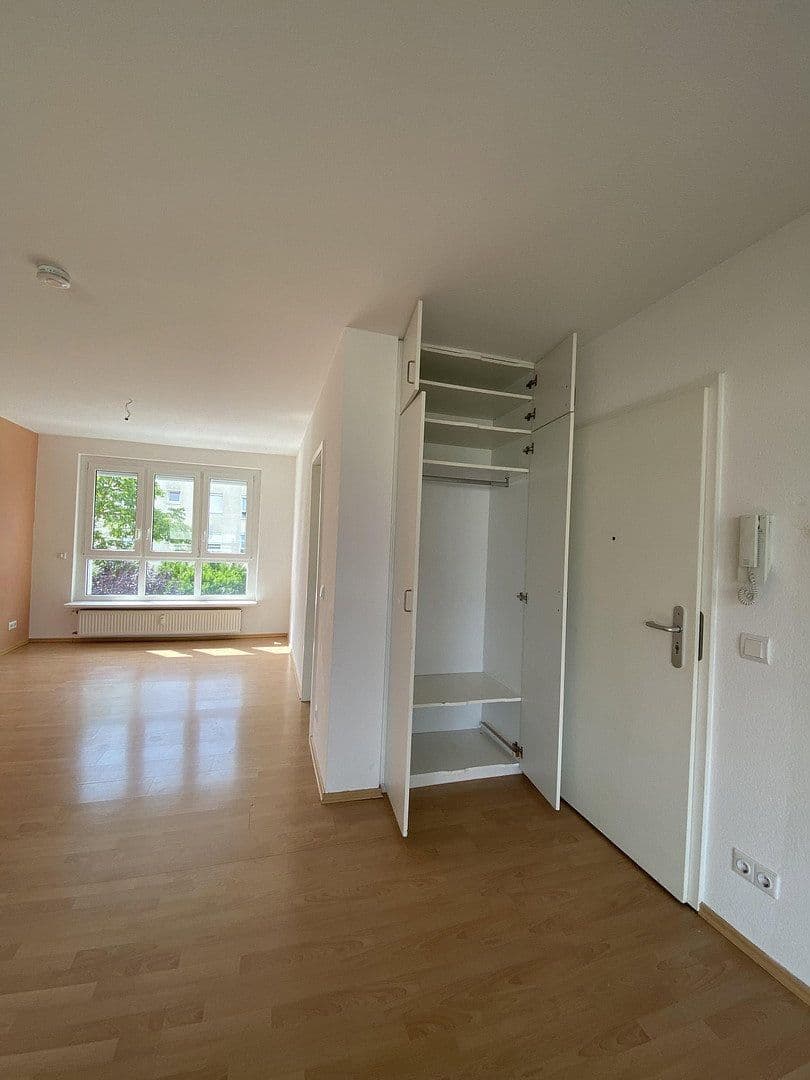 Prenájom bytu 5-izbový 112 m², Oberursel (Taunus), Hesensko Prenájom bytu 5-izbový 112 m², Oberursel (Taunus), Hesensko