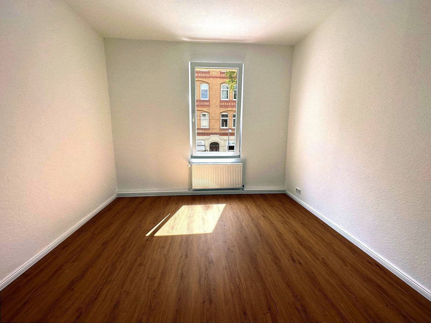 Prenájom bytu 4-izbový 100 m², Limmerstraße 10, Hannover, Dolné Sasko Prenájom bytu 4-izbový 100 m², Limmerstraße 10, Hannover, Dolné Sasko