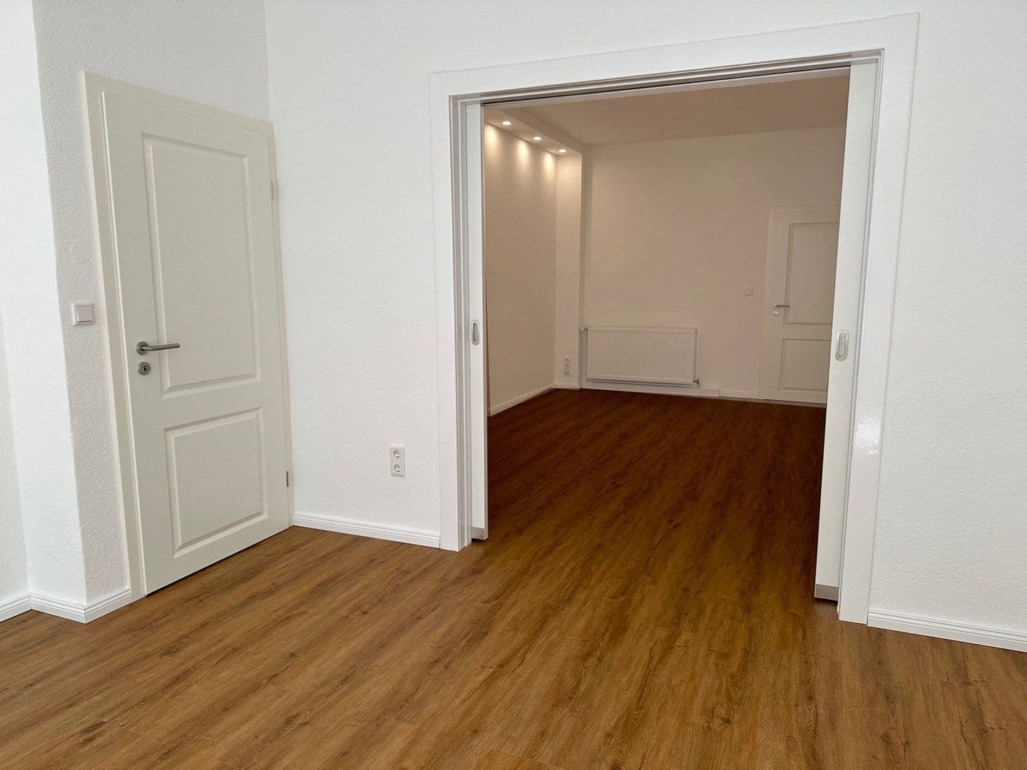 Prenájom bytu 4-izbový 100 m², Limmerstraße 10, Hannover, Dolné Sasko Prenájom bytu 4-izbový 100 m², Limmerstraße 10, Hannover, Dolné Sasko