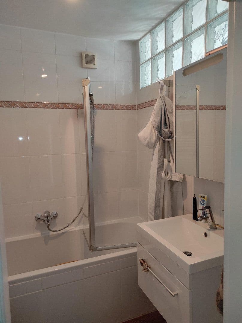 Prenájom bytu 3-izbový 87 m², Hannover, Dolné Sasko Prenájom bytu 3-izbový 87 m², Hannover, Dolné Sasko