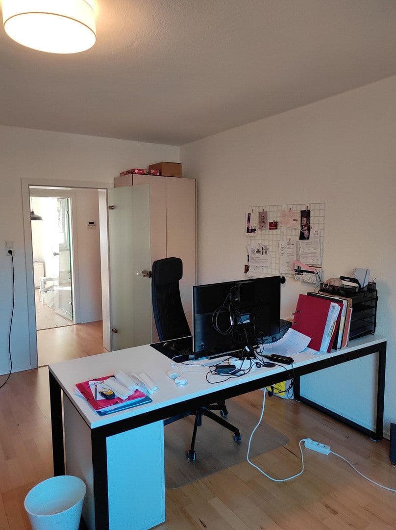 Prenájom bytu 3-izbový 87 m², Hannover, Dolné Sasko Prenájom bytu 3-izbový 87 m², Hannover, Dolné Sasko