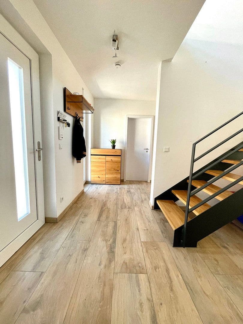 Predaj domu 142 m², pozemek 420 m², Am Brauhaus, Neustadt an der Aisch, Bavorsko Predaj domu 142 m², pozemek 420 m², Am Brauhaus, Neustadt an der Aisch, Bavorsko