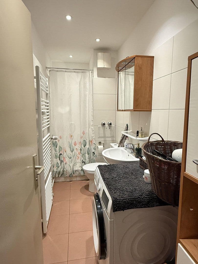 Prenájom bytu 2-izbový 42 m², Berlin, Berlín Prenájom bytu 2-izbový 42 m², Berlin, Berlín