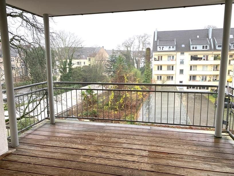 Prenájom bytu 3-izbový 85 m², Düsseldorf, Severné Porýnie - Westfálsko Prenájom bytu 3-izbový 85 m², Düsseldorf, Severné Porýnie - Westfálsko