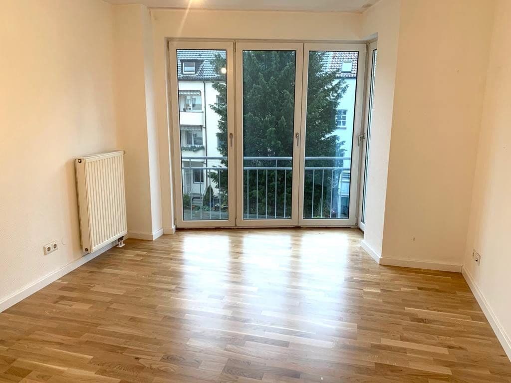 Prenájom bytu 3-izbový 85 m², Düsseldorf, Severné Porýnie - Westfálsko Prenájom bytu 3-izbový 85 m², Düsseldorf, Severné Porýnie - Westfálsko