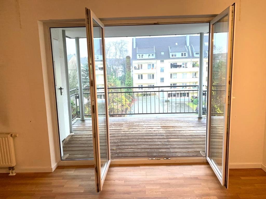 Prenájom bytu 3-izbový 85 m², Düsseldorf, Severné Porýnie - Westfálsko Prenájom bytu 3-izbový 85 m², Düsseldorf, Severné Porýnie - Westfálsko