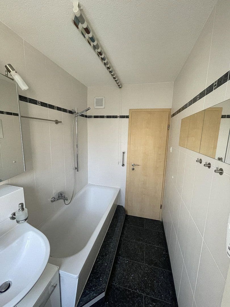 Prenájom bytu 3-izbový 60 m², Comeniusstraße 38, Chemnitz, Sasko Prenájom bytu 3-izbový 60 m², Comeniusstraße 38, Chemnitz, Sasko