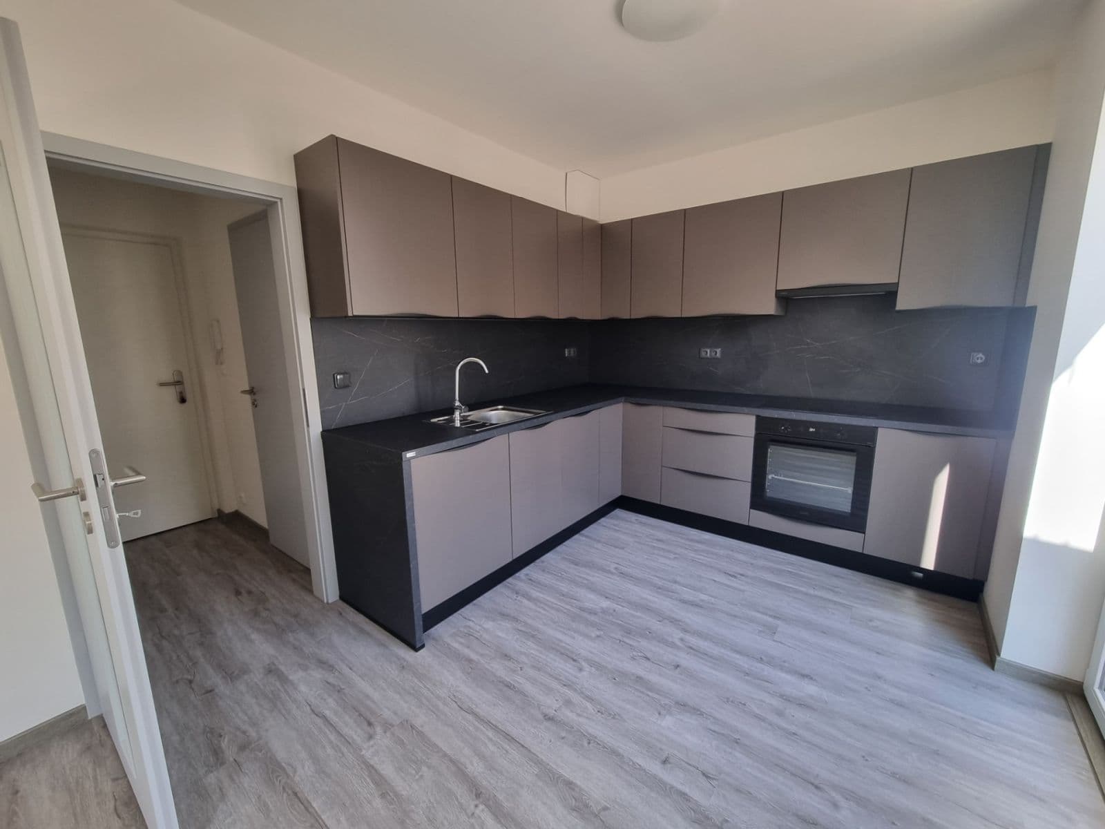 Prenájom bytu 1-izbový 35 m², Prokopa Velikého, Český Brod, Středočeský kraj Prenájom bytu 1-izbový 35 m², Prokopa Velikého, Český Brod, Středočeský kraj