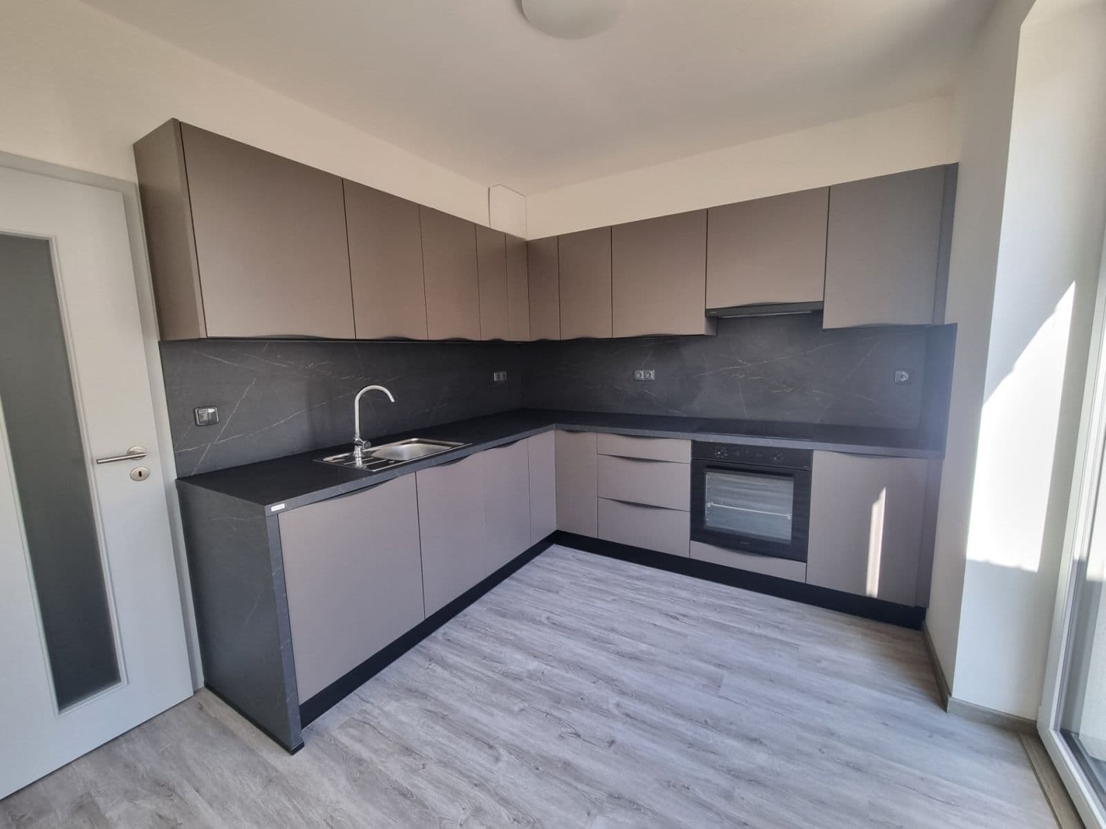 Prenájom bytu 1-izbový 35 m², Prokopa Velikého, Český Brod, Středočeský kraj Prenájom bytu 1-izbový 35 m², Prokopa Velikého, Český Brod, Středočeský kraj