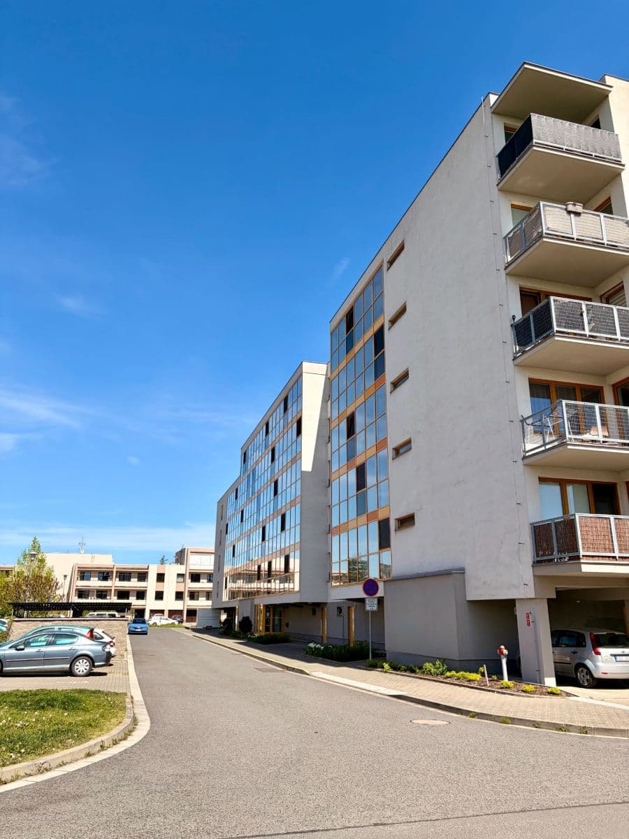 Predaj bytu 2-izbový 62 m², Jana Hrubého, Pardubice, Pardubický kraj Predaj bytu 2-izbový 62 m², Jana Hrubého, Pardubice, Pardubický kraj
