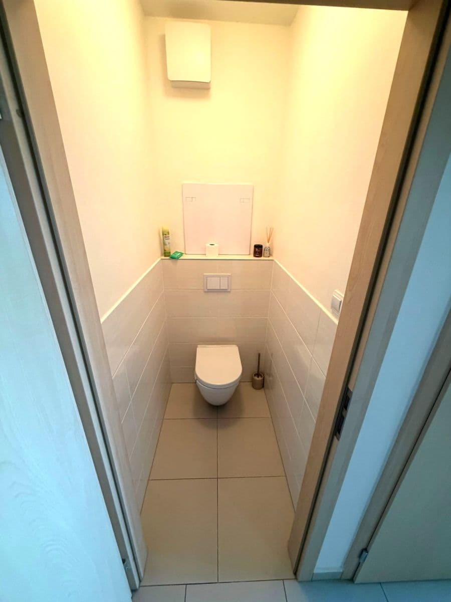 Predaj bytu 2-izbový 62 m², Jana Hrubého, Pardubice, Pardubický kraj Predaj bytu 2-izbový 62 m², Jana Hrubého, Pardubice, Pardubický kraj