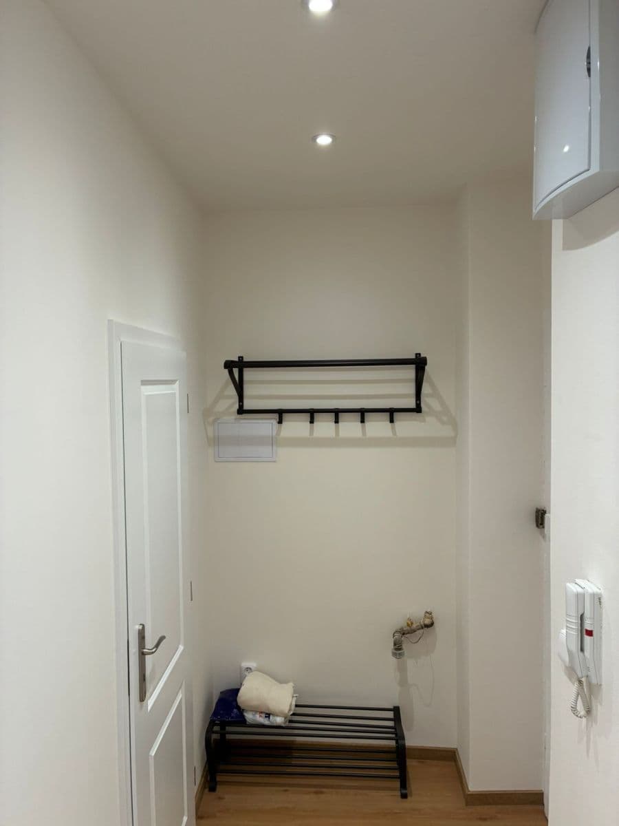 Prenájom bytu 1-izbový 35 m², Hybešova, Brno, Jihomoravský kraj Prenájom bytu 1-izbový 35 m², Hybešova, Brno, Jihomoravský kraj
