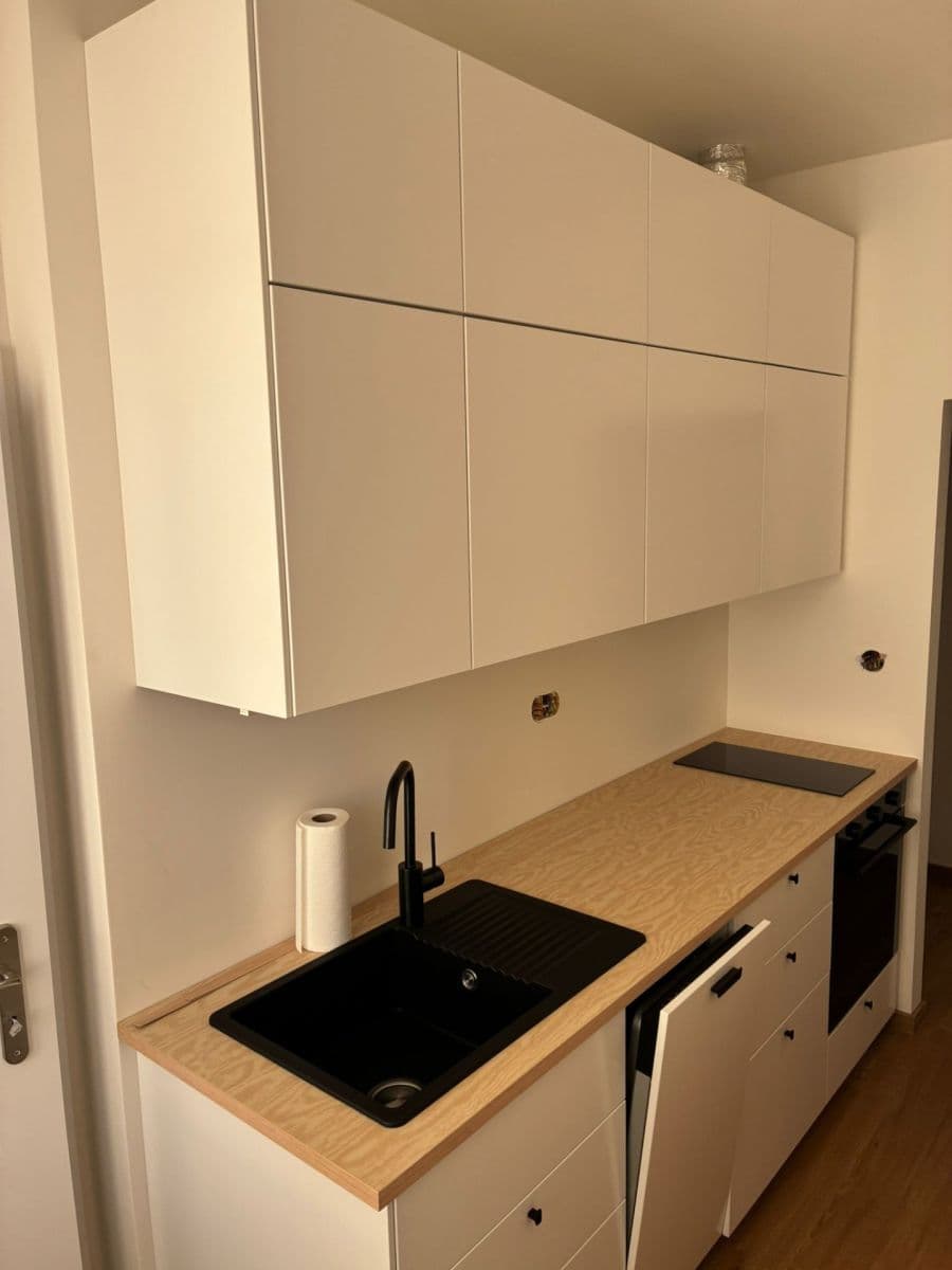 Prenájom bytu 1-izbový 35 m², Hybešova, Brno, Jihomoravský kraj Prenájom bytu 1-izbový 35 m², Hybešova, Brno, Jihomoravský kraj
