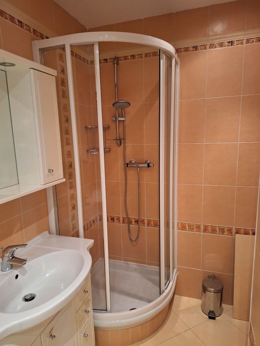 Prenájom bytu 3-izbový 79 m², Jugoslávská, Teplice, Ústecký kraj Prenájom bytu 3-izbový 79 m², Jugoslávská, Teplice, Ústecký kraj