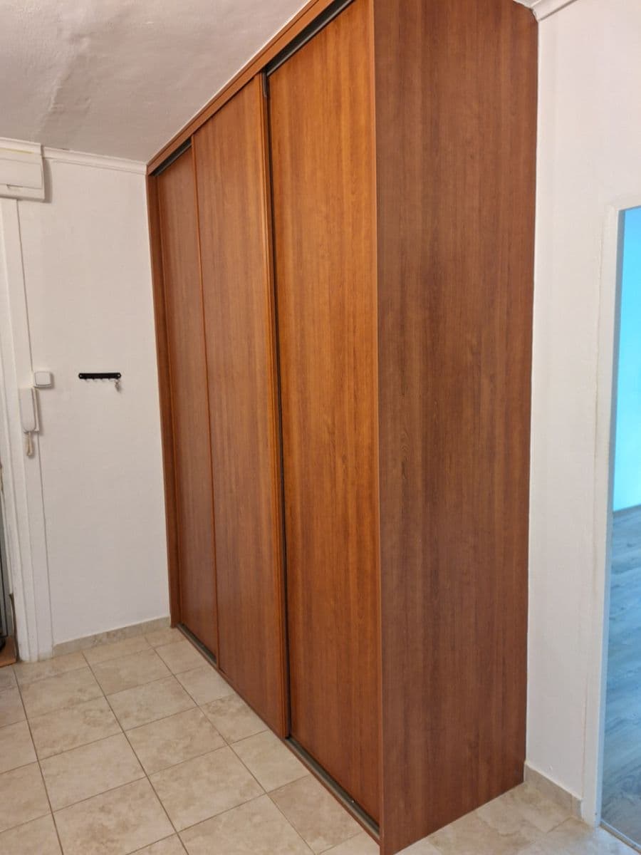 Prenájom bytu 3-izbový 79 m², Jugoslávská, Teplice, Ústecký kraj Prenájom bytu 3-izbový 79 m², Jugoslávská, Teplice, Ústecký kraj