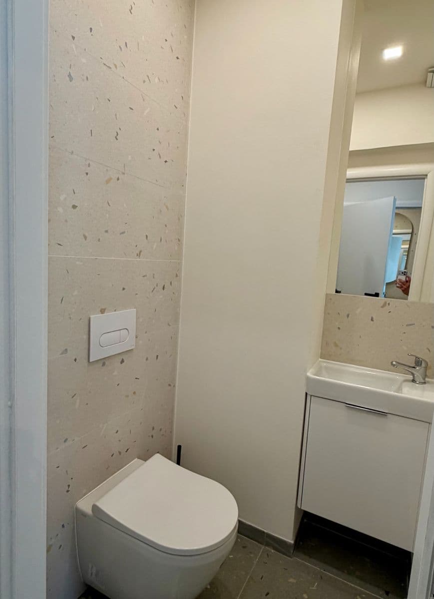 Prenájom bytu 2-izbový 42 m², Karlínské náměstí, Praha, Praha Prenájom bytu 2-izbový 42 m², Karlínské náměstí, Praha, Praha