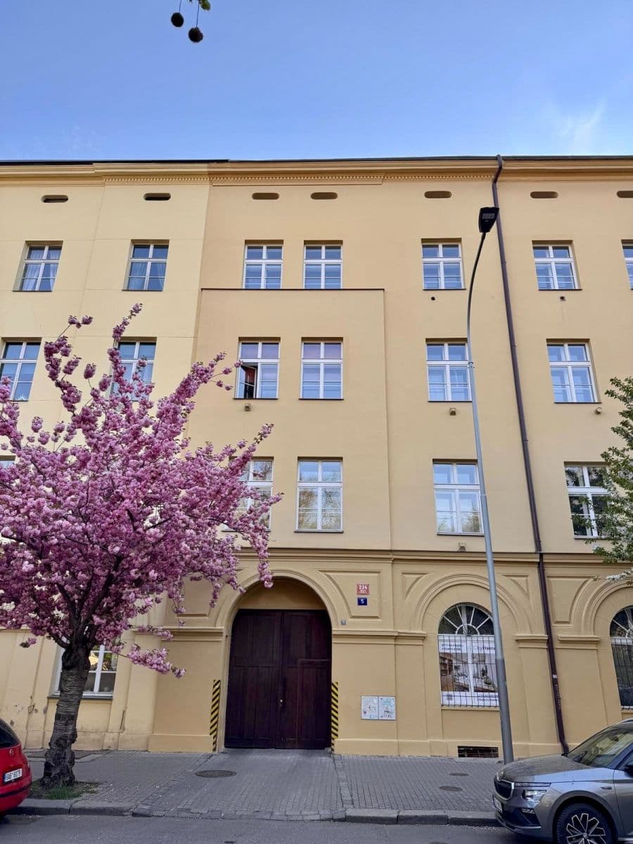 Prenájom bytu 2-izbový 42 m², Karlínské náměstí, Praha, Praha Prenájom bytu 2-izbový 42 m², Karlínské náměstí, Praha, Praha