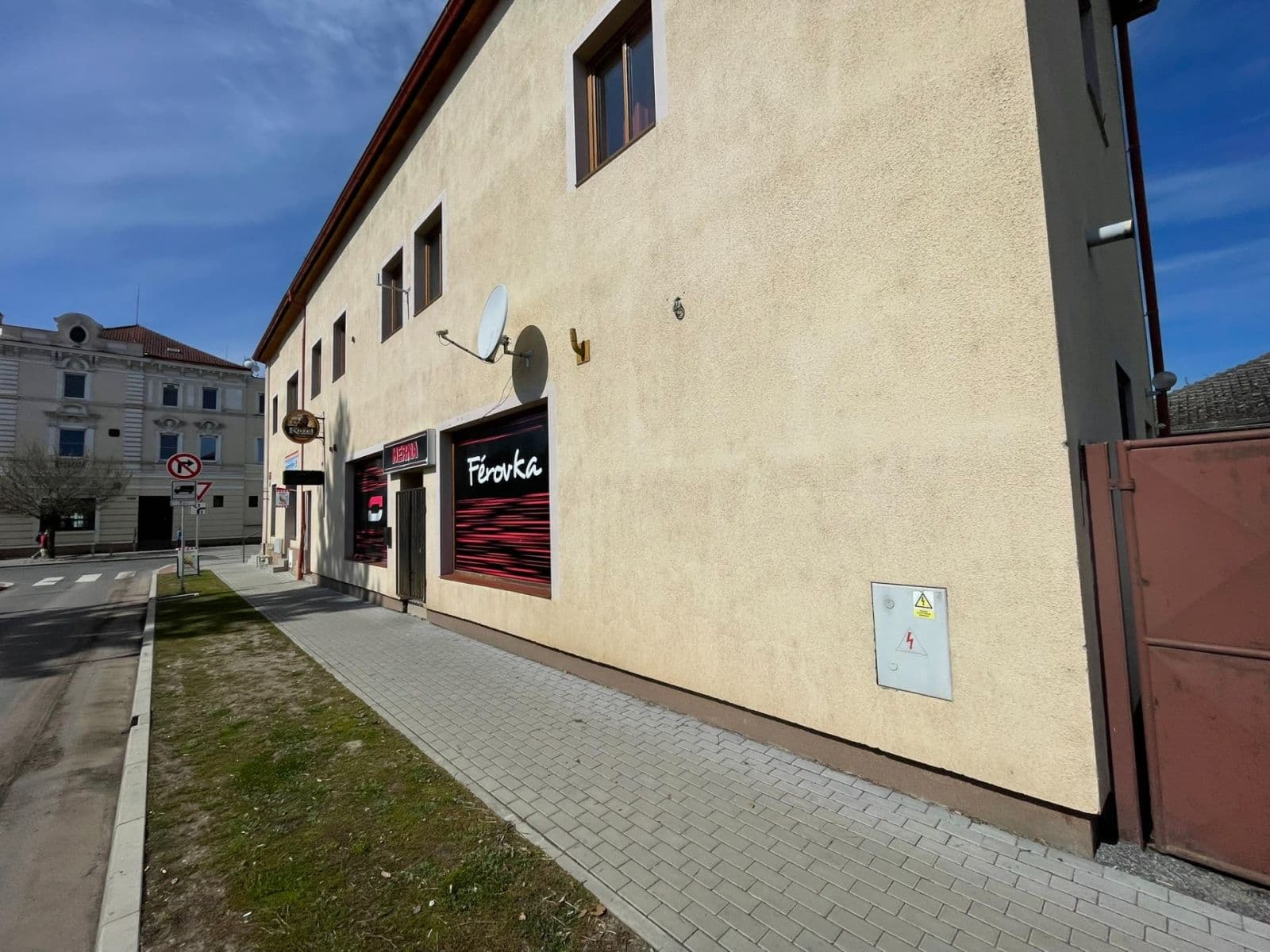 Prenájom nebytového priestoru 80 m², Smetanova, Lysá nad Labem, Středočeský kraj Prenájom nebytového priestoru 80 m², Smetanova, Lysá nad Labem, Středočeský kraj