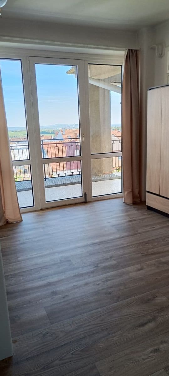 Prenájom bytu 5-izbový 150 m², Nivky, Brno, Jihomoravský kraj Prenájom bytu 5-izbový 150 m², Nivky, Brno, Jihomoravský kraj