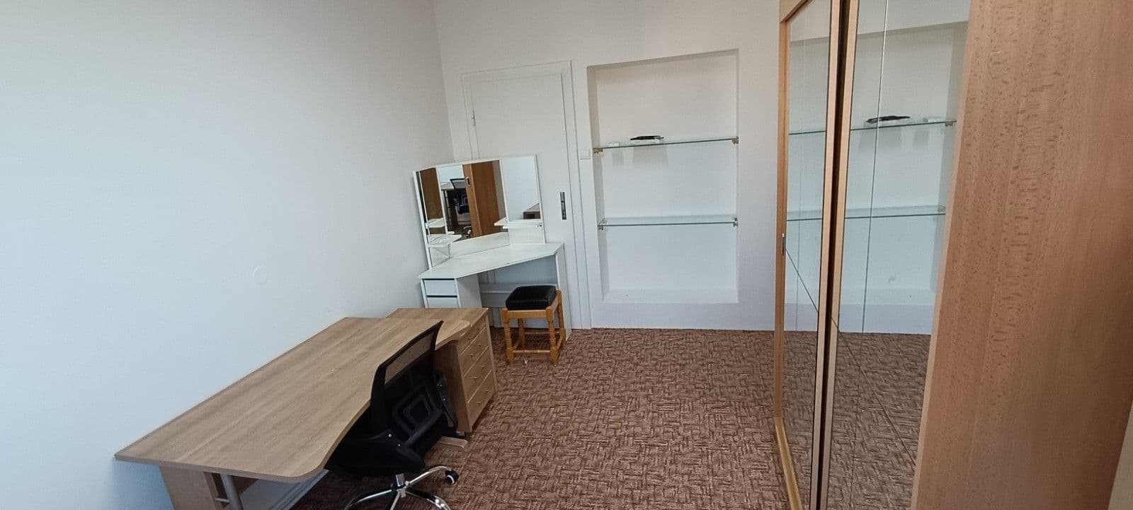 Prenájom bytu 5-izbový 150 m², Nivky, Brno, Jihomoravský kraj Prenájom bytu 5-izbový 150 m², Nivky, Brno, Jihomoravský kraj