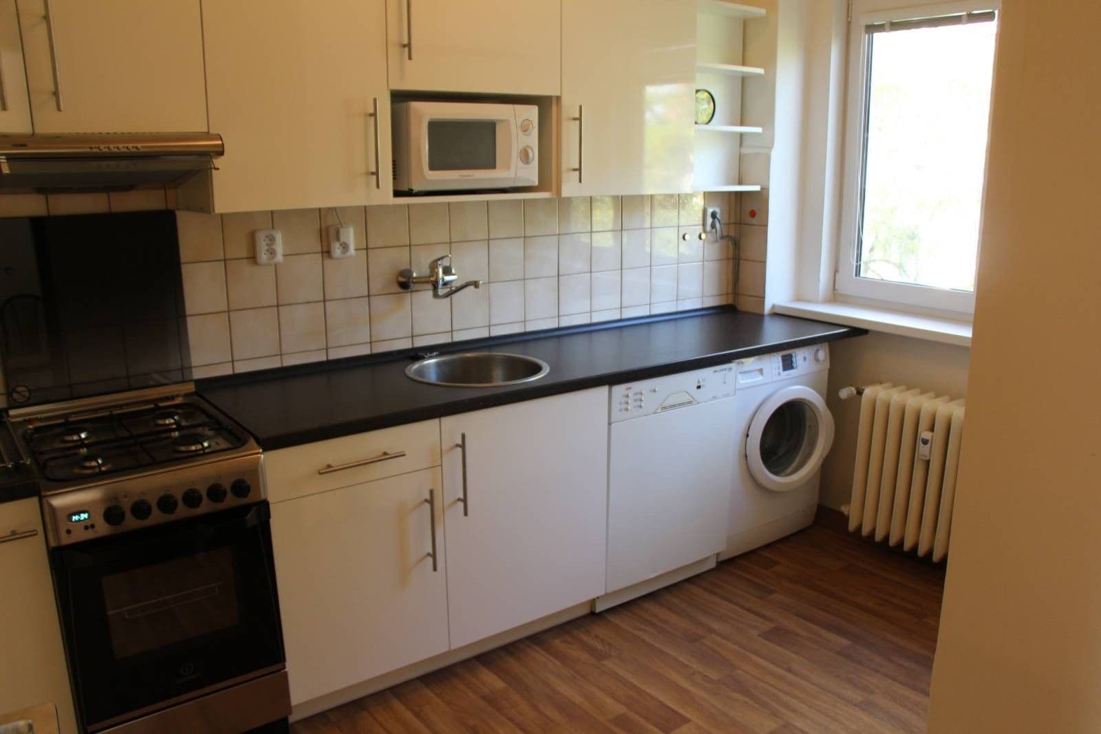 Prenájom bytu 3-izbový 80 m², Služská, Praha, Praha Prenájom bytu 3-izbový 80 m², Služská, Praha, Praha