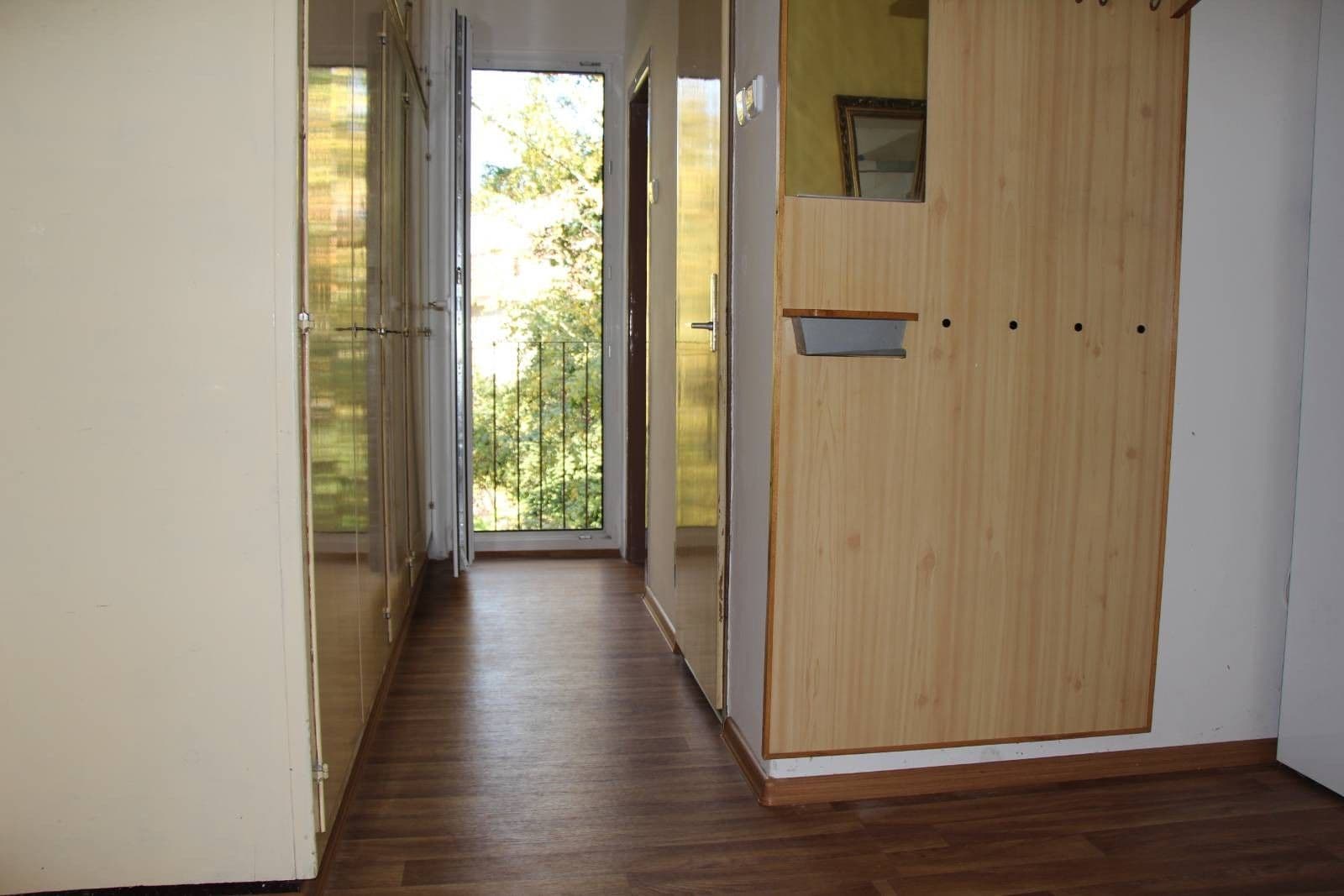 Prenájom bytu 3-izbový 80 m², Služská, Praha, Praha Prenájom bytu 3-izbový 80 m², Služská, Praha, Praha