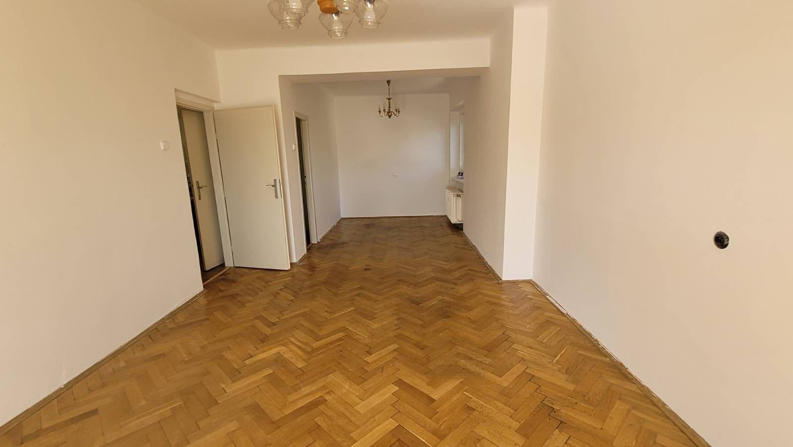 Prenájom bytu 3-izbový 80 m², Služská, Praha, Praha Prenájom bytu 3-izbový 80 m², Služská, Praha, Praha
