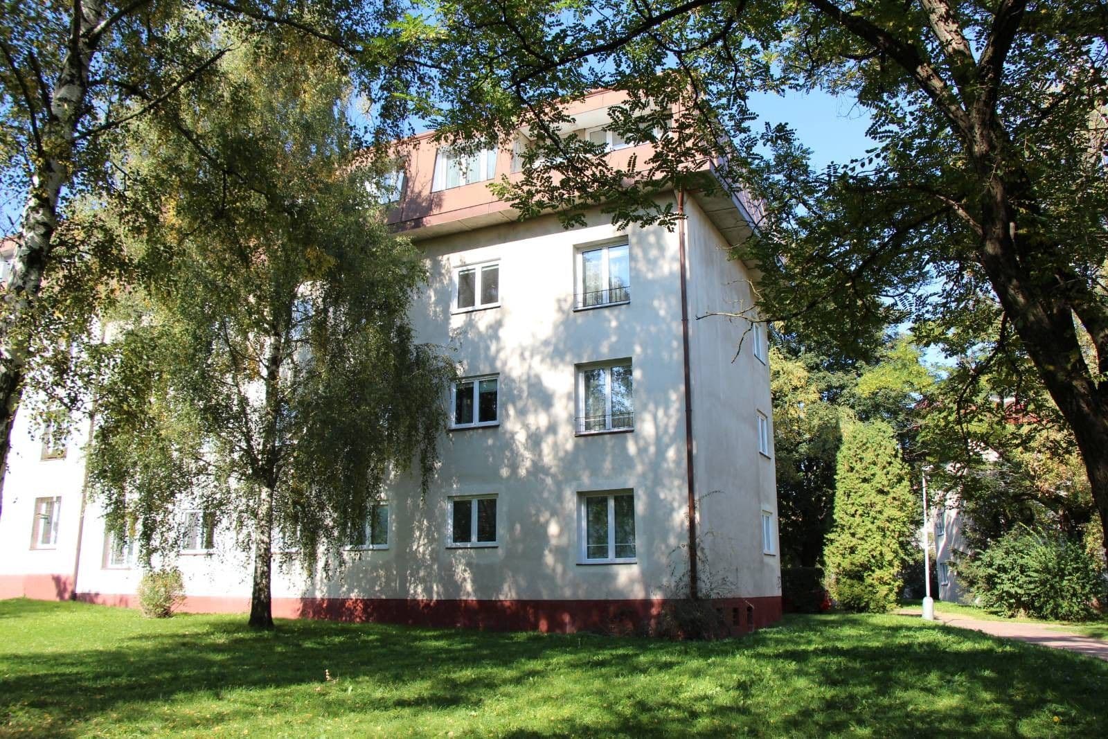 Prenájom bytu 3-izbový 80 m², Služská, Praha, Praha Prenájom bytu 3-izbový 80 m², Služská, Praha, Praha