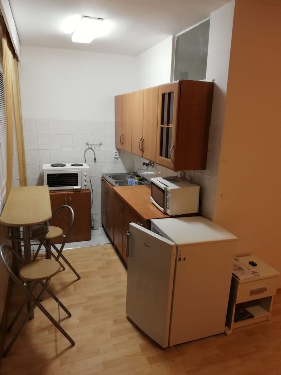 Prenájom bytu 1-izbový 27 m², Bílkova, Náchod, Královéhradecký kraj Prenájom bytu 1-izbový 27 m², Bílkova, Náchod, Královéhradecký kraj