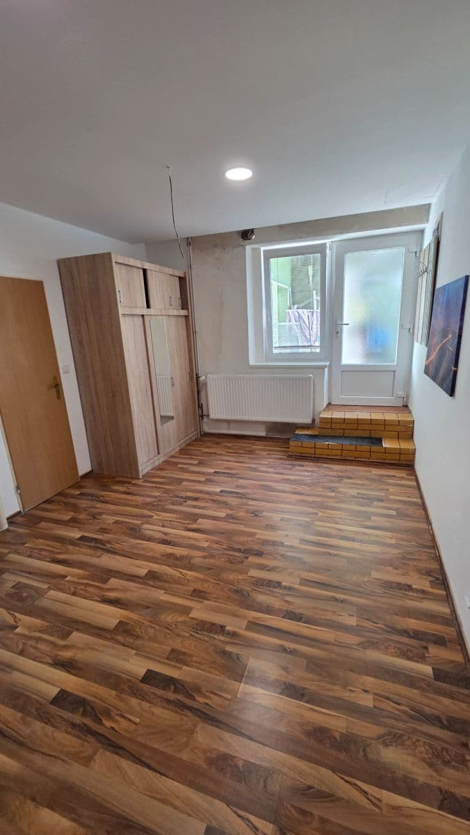 Prenájom bytu 1-izbový 30 m², Votroubkova, Brno, Jihomoravský kraj Prenájom bytu 1-izbový 30 m², Votroubkova, Brno, Jihomoravský kraj