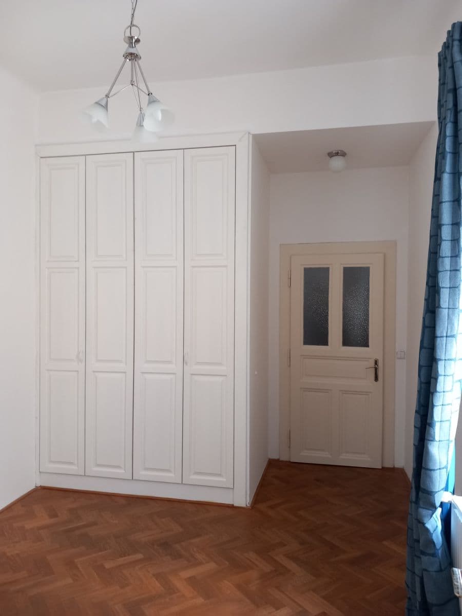Prenájom bytu 4-izbový 94 m², Pštrossova, Praha, Praha Prenájom bytu 4-izbový 94 m², Pštrossova, Praha, Praha