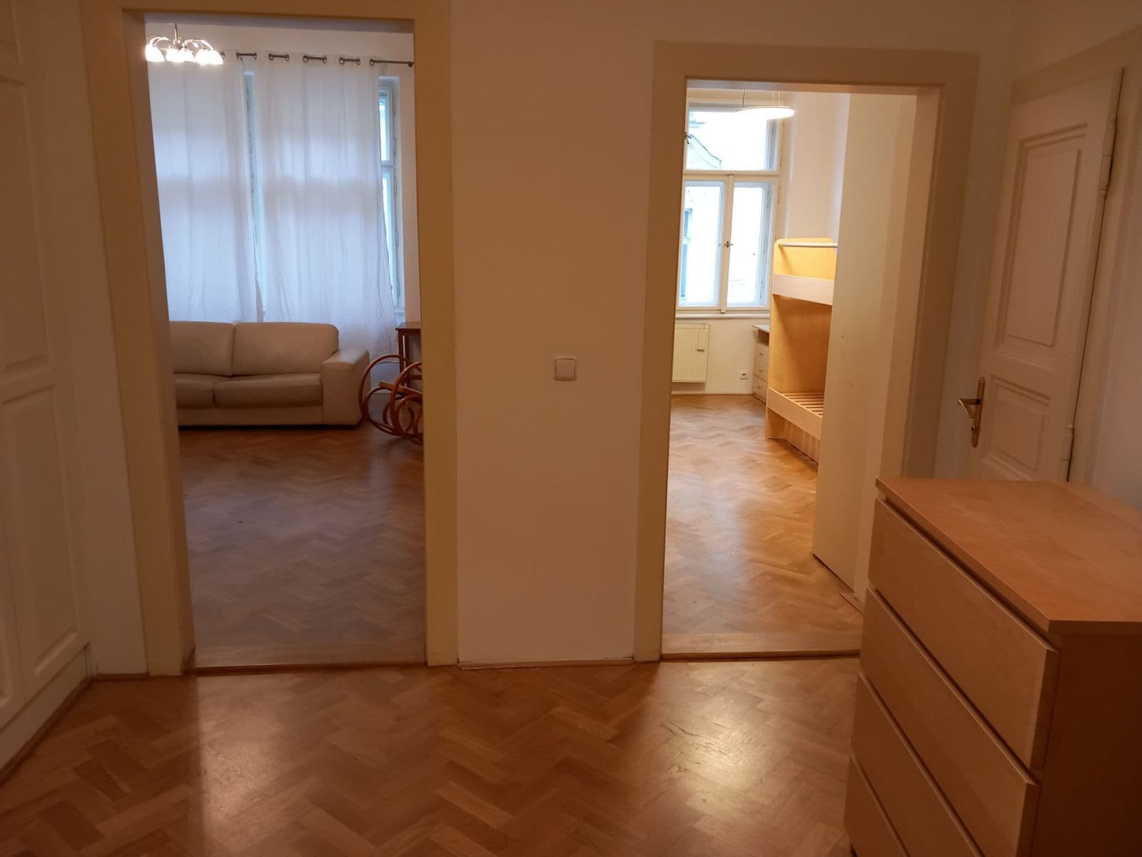 Prenájom bytu 4-izbový 94 m², Pštrossova, Praha, Praha Prenájom bytu 4-izbový 94 m², Pštrossova, Praha, Praha