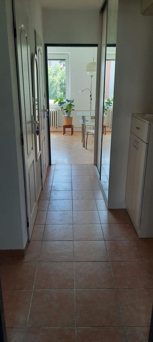 Prenájom bytu 3-izbový 53 m², Svojšovická, Praha, Praha Prenájom bytu 3-izbový 53 m², Svojšovická, Praha, Praha