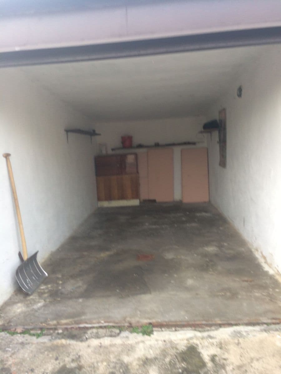 Predaj garáže 18 m², Přetlucká, Praha, Praha Predaj garáže 18 m², Přetlucká, Praha, Praha