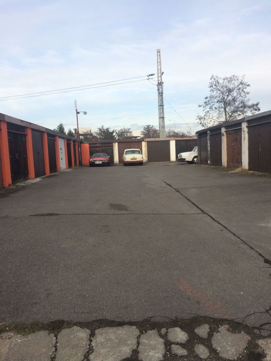 Predaj garáže 18 m², Přetlucká, Praha, Praha Predaj garáže 18 m², Přetlucká, Praha, Praha
