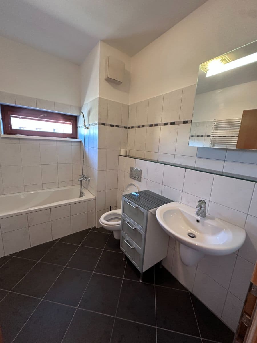 Prenájom bytu 2-izbový 53 m², Ke Stírce, Praha, Praha Prenájom bytu 2-izbový 53 m², Ke Stírce, Praha, Praha